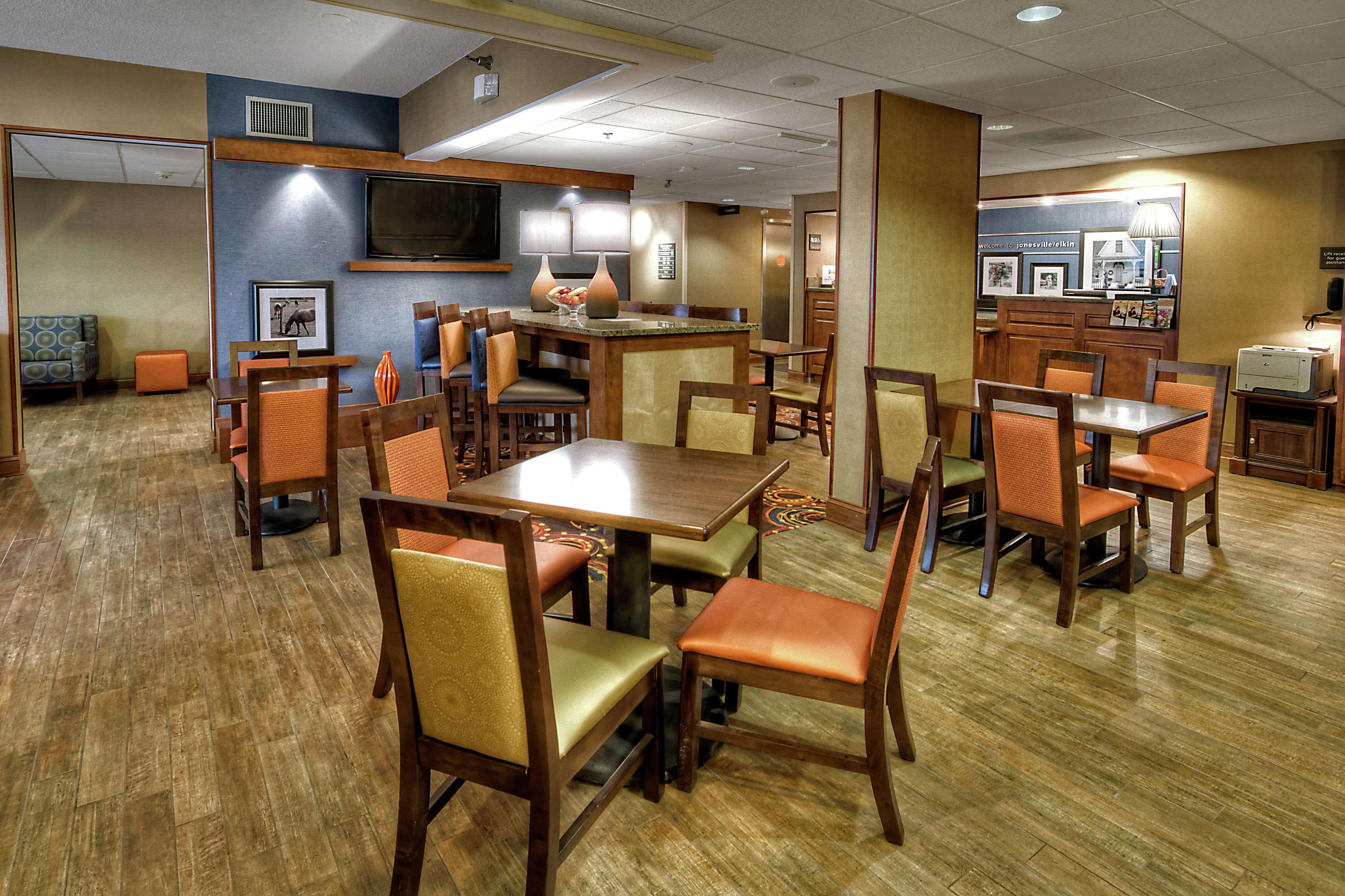 Hampton Inn Jonesville/Elkin Arlington Exterior foto